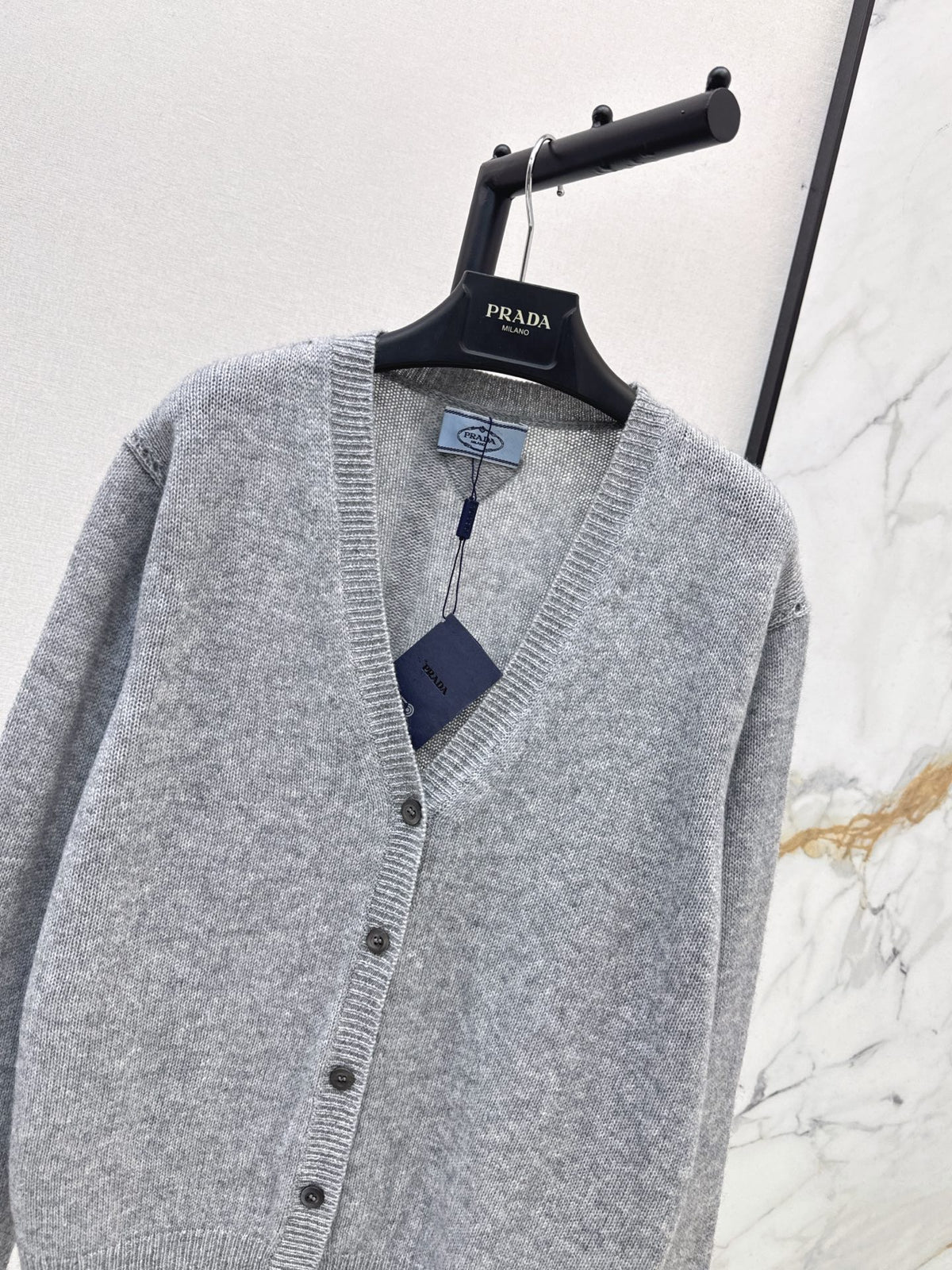 26FW New Grey V-Neck Cropped Knit Cardigan 🩶