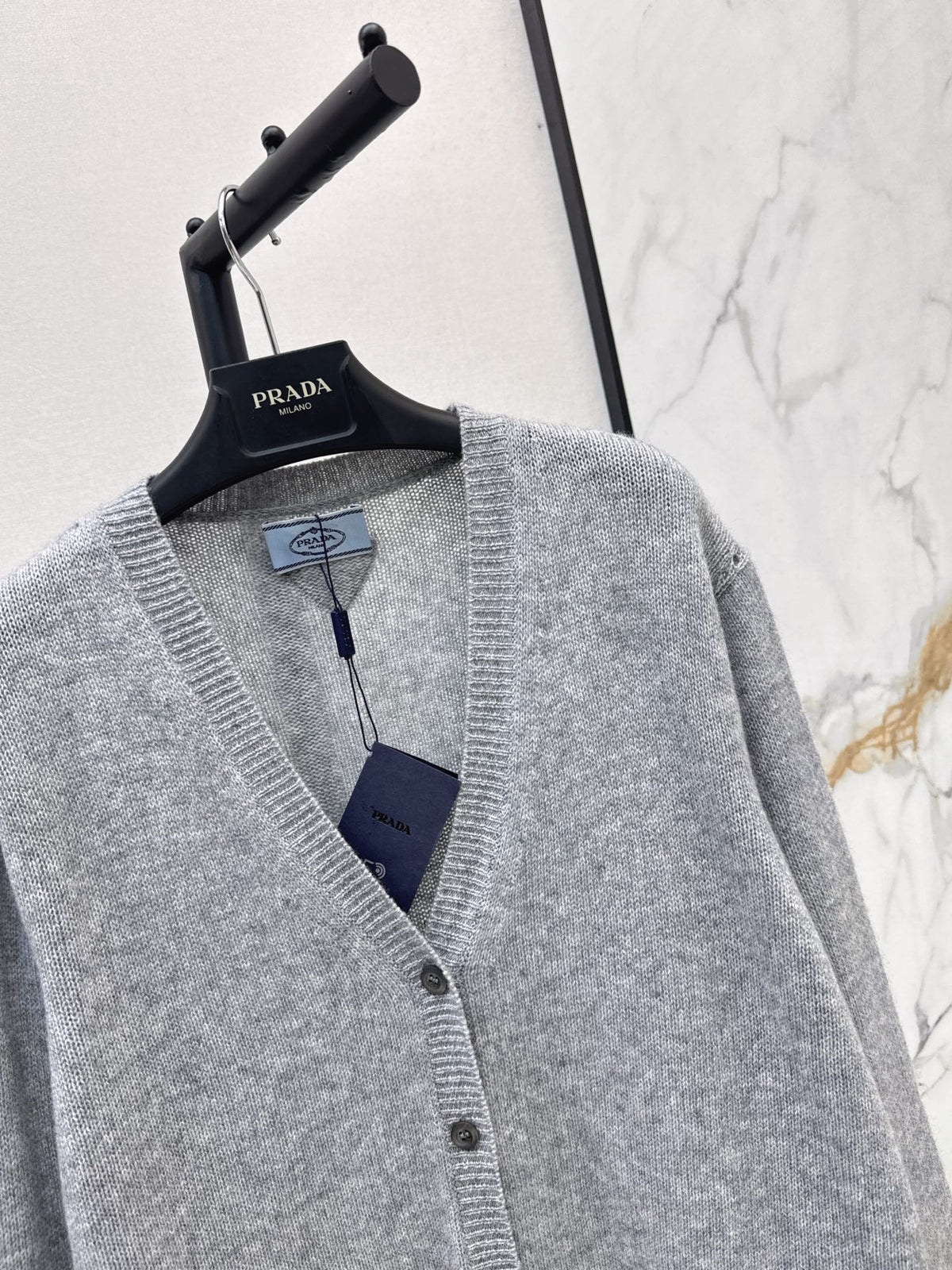 26FW New Grey V-Neck Cropped Knit Cardigan 🩶
