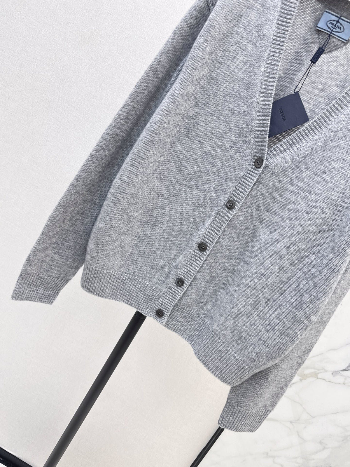 26FW New Grey V-Neck Cropped Knit Cardigan 🩶