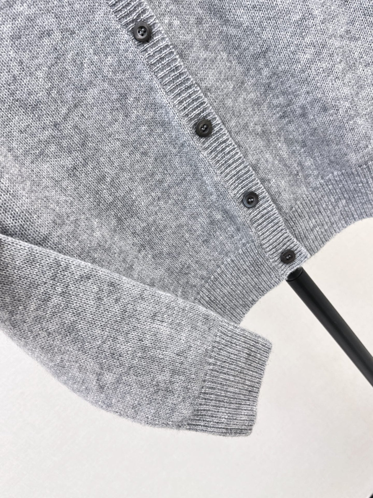 26FW New Grey V-Neck Cropped Knit Cardigan 🩶