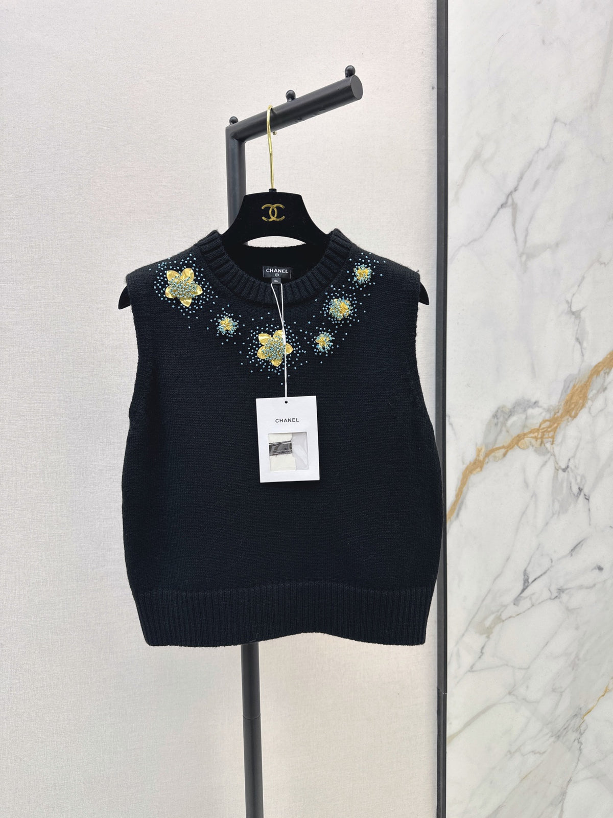 26FW New Crew-Neck Sleeveless Knit Top 🖤