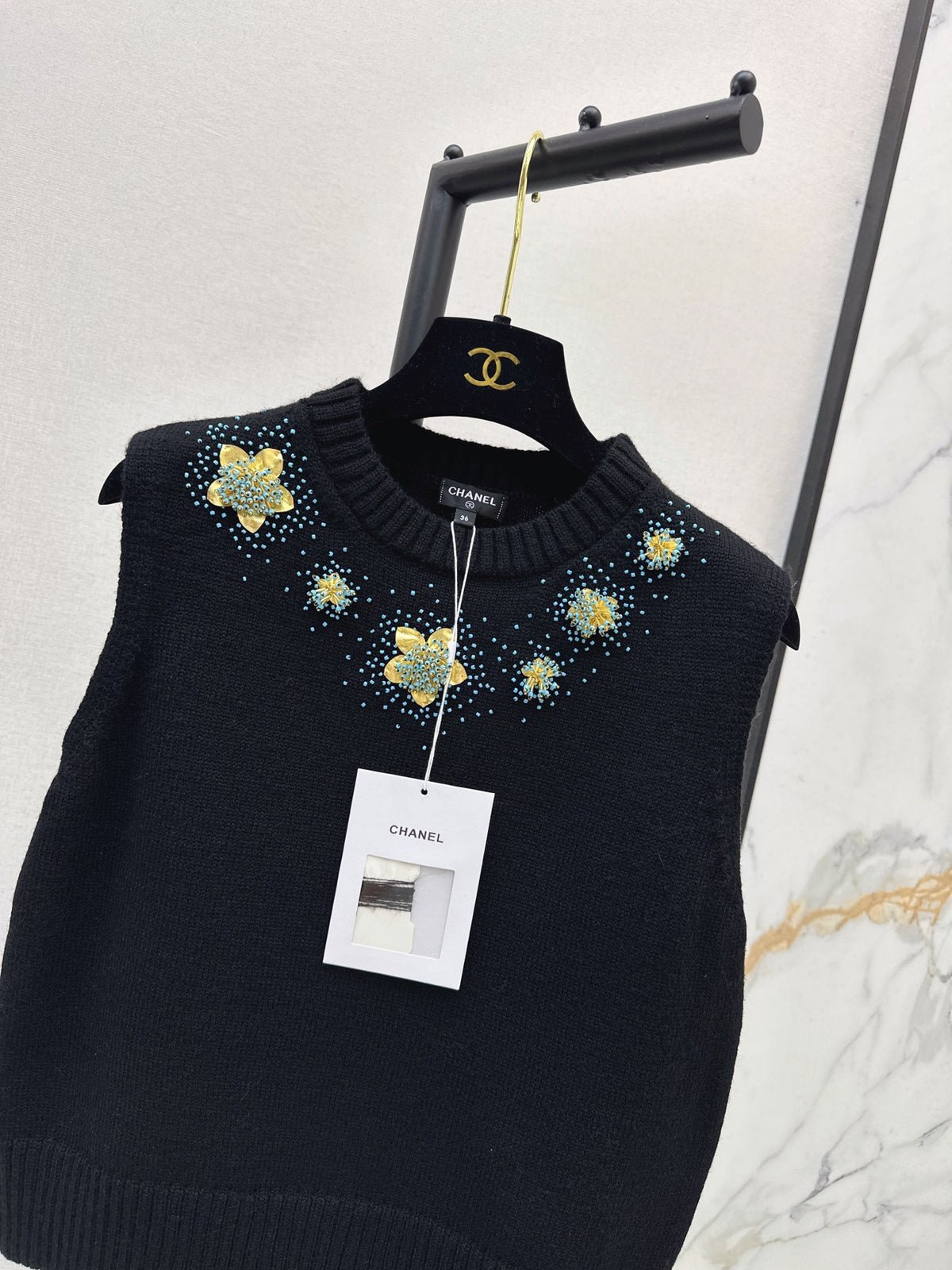 26FW New Crew-Neck Sleeveless Knit Top 🖤