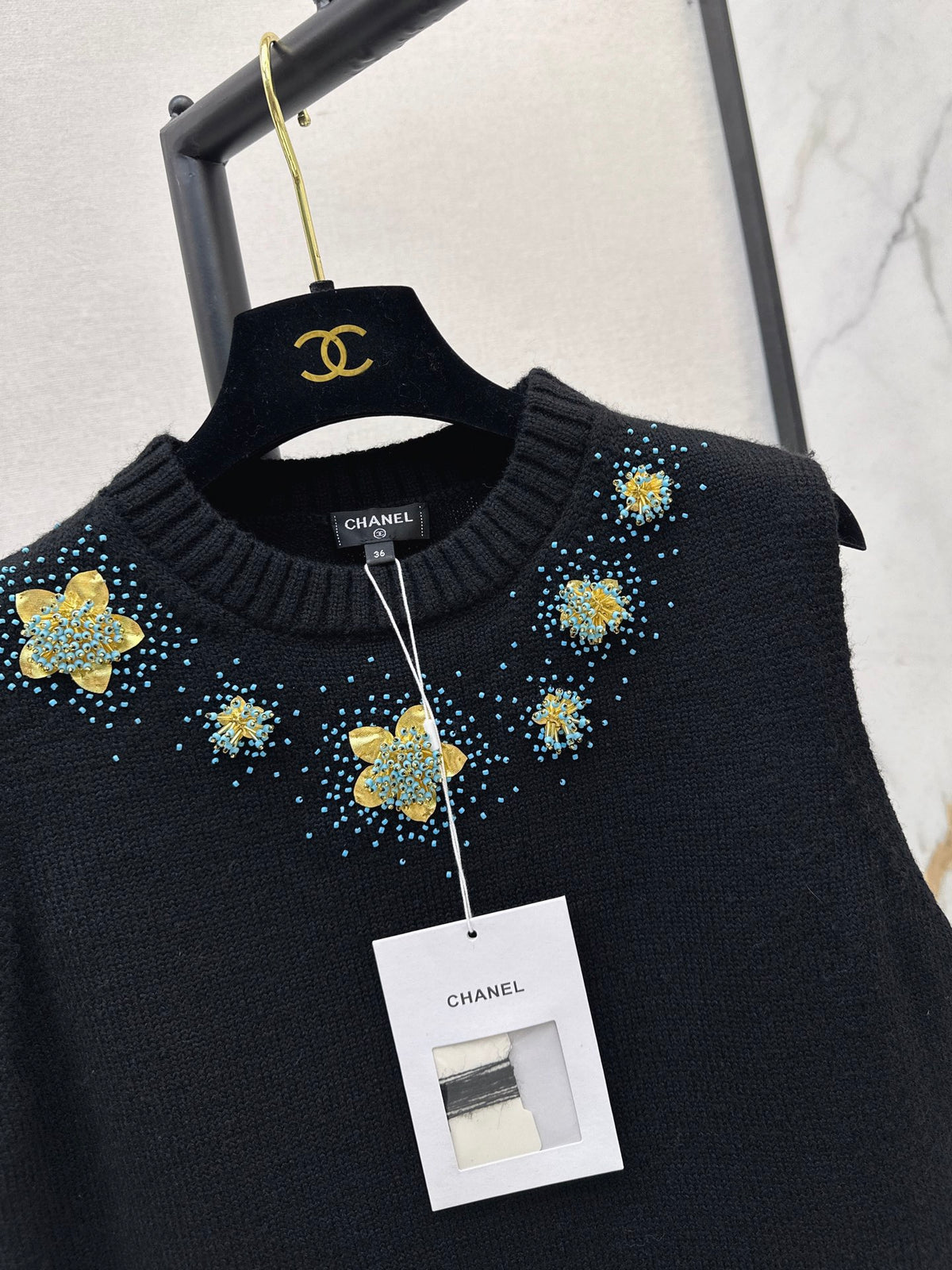 26FW New Crew-Neck Sleeveless Knit Top 🖤