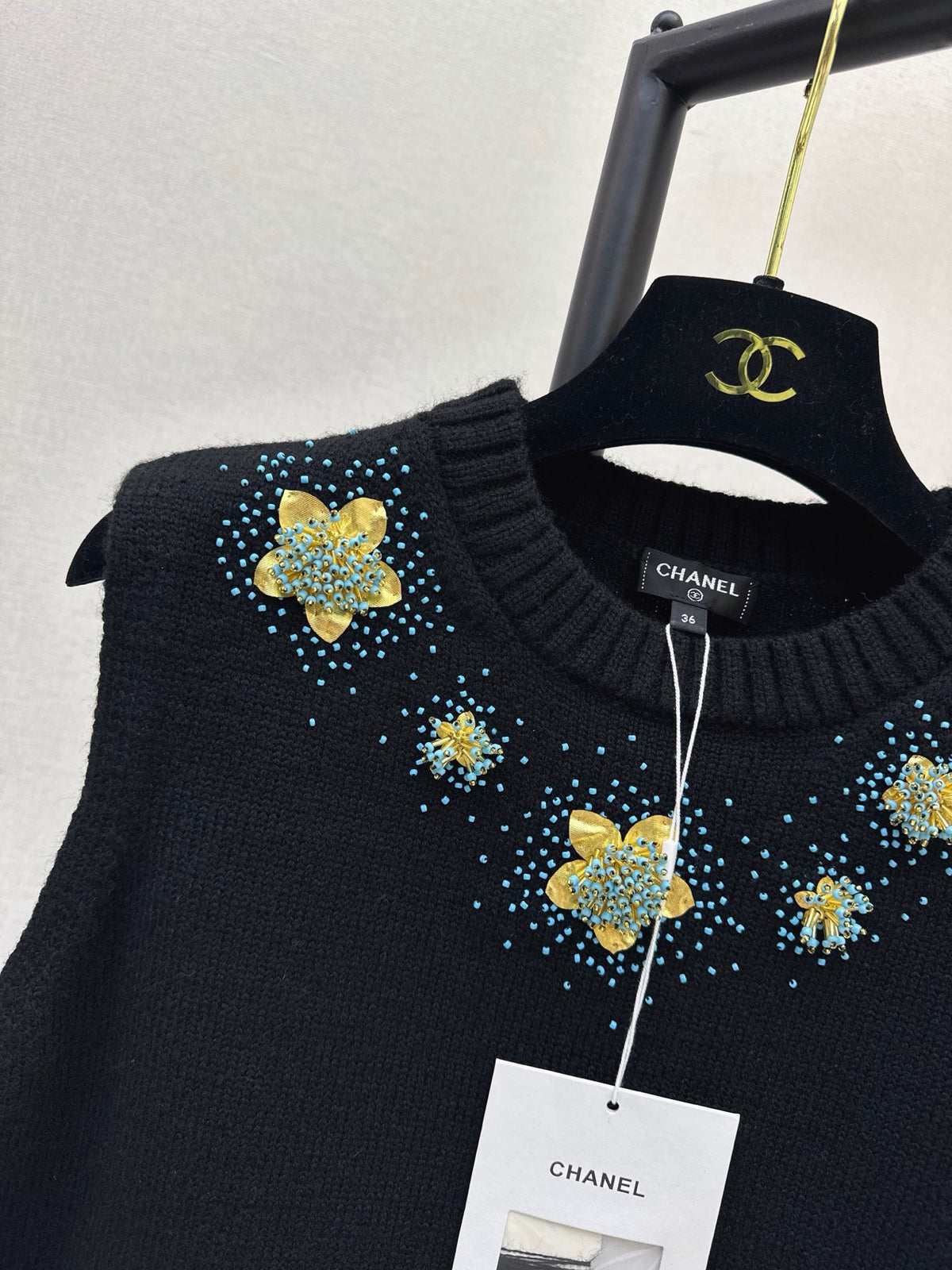 26FW New Crew-Neck Sleeveless Knit Top 🖤