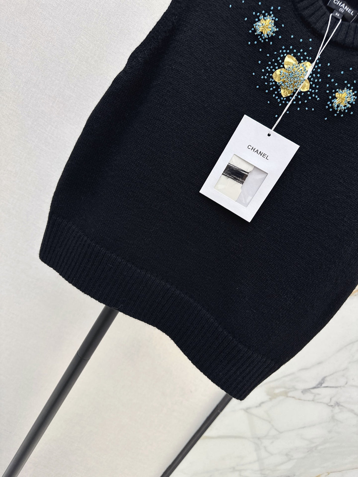 26FW New Crew-Neck Sleeveless Knit Top 🖤