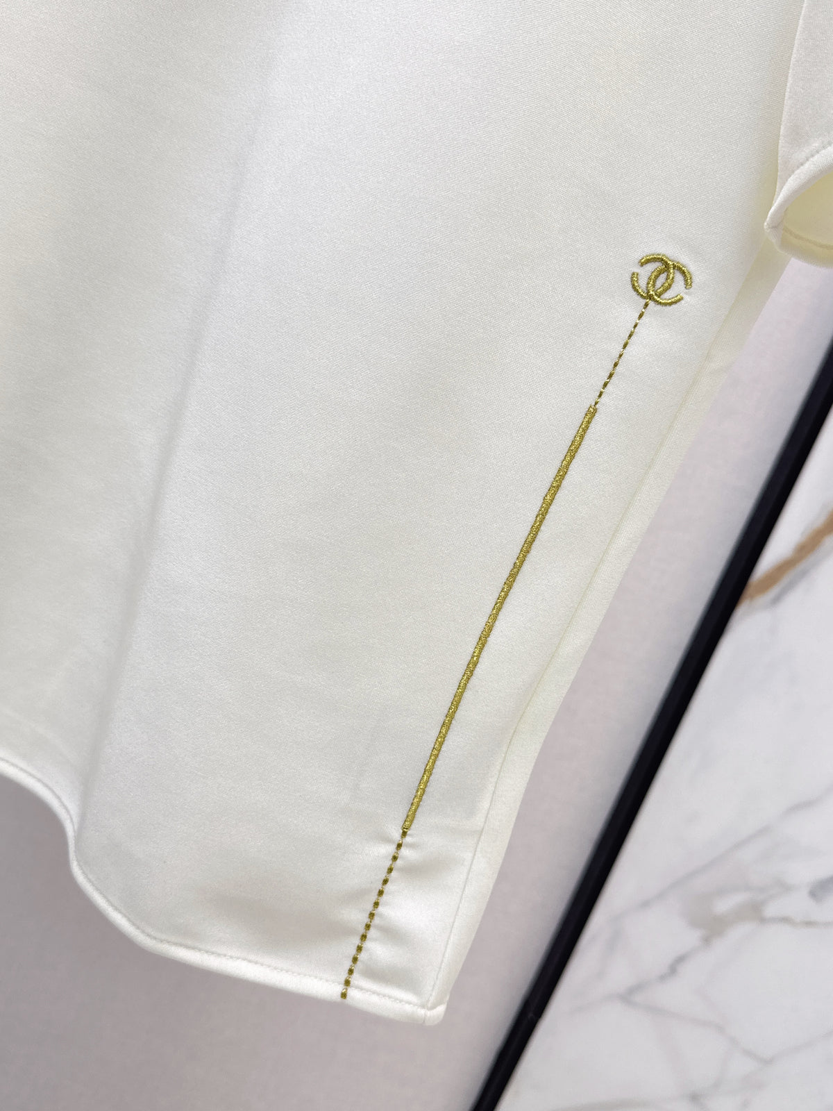 26FW New "Coco Girl" Embroidered Crew-Neck Short-Sleeve T-Shirt 🤍🖤