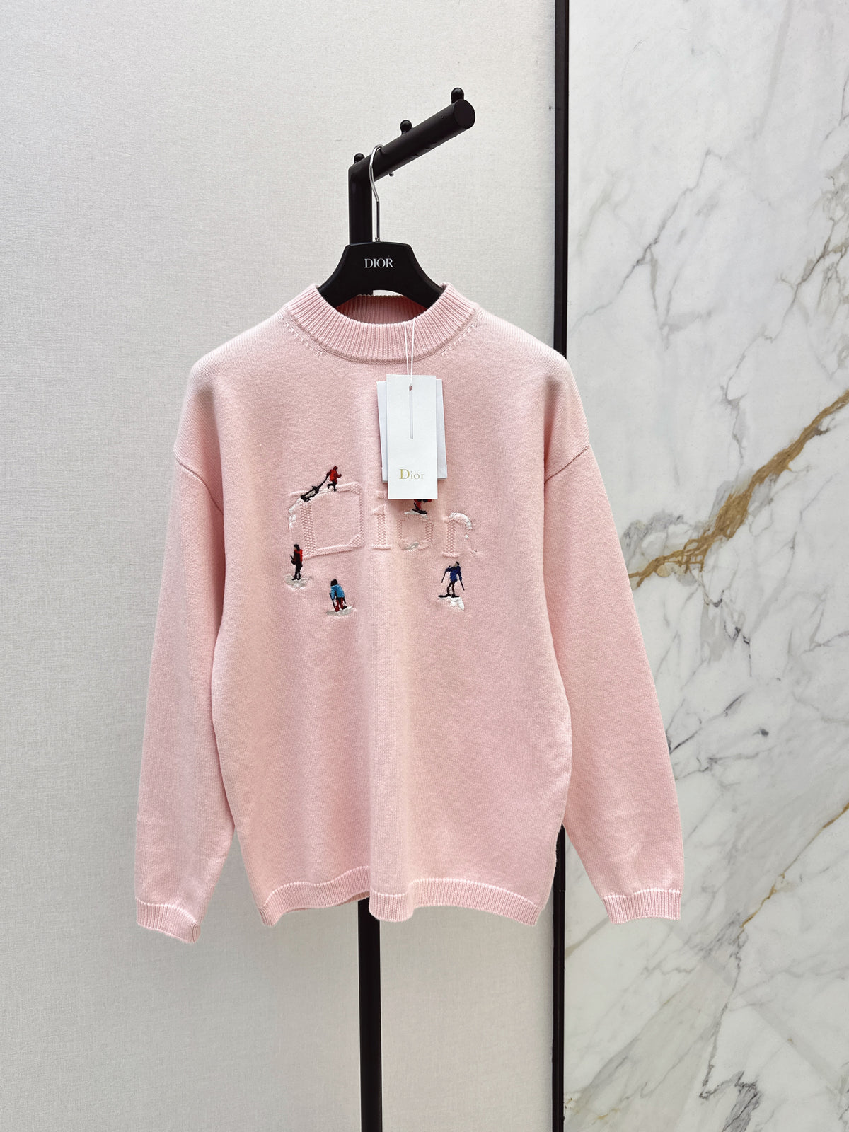 26FW New Ski Collection: Pink Crew-Neck Sweater 💕