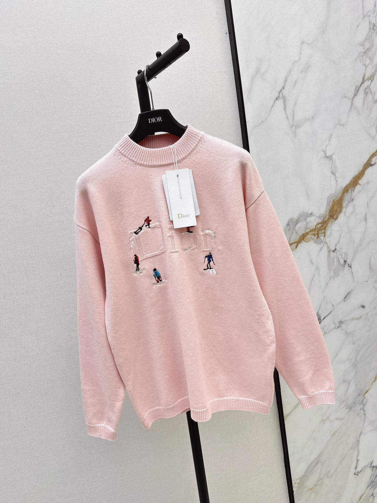 26FW New Ski Collection: Pink Crew-Neck Sweater 💕