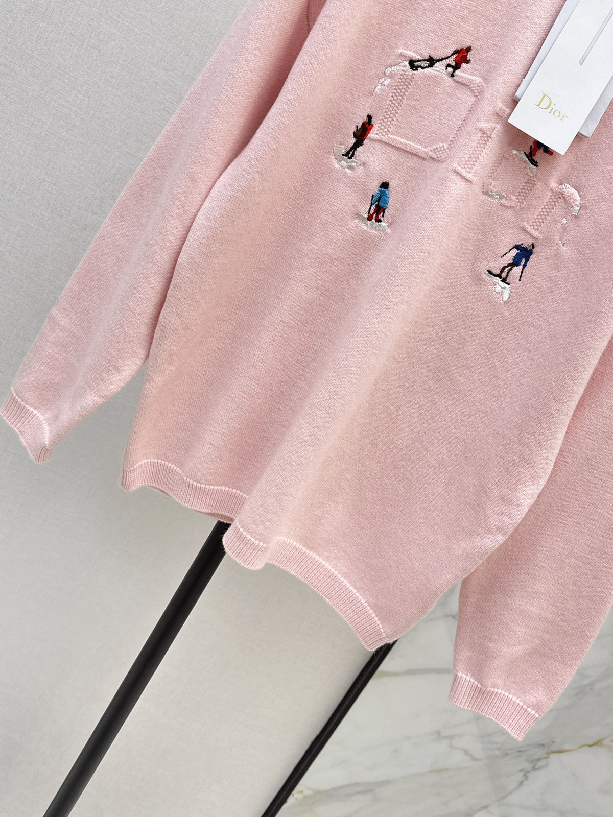 26FW New Ski Collection: Pink Crew-Neck Sweater 💕