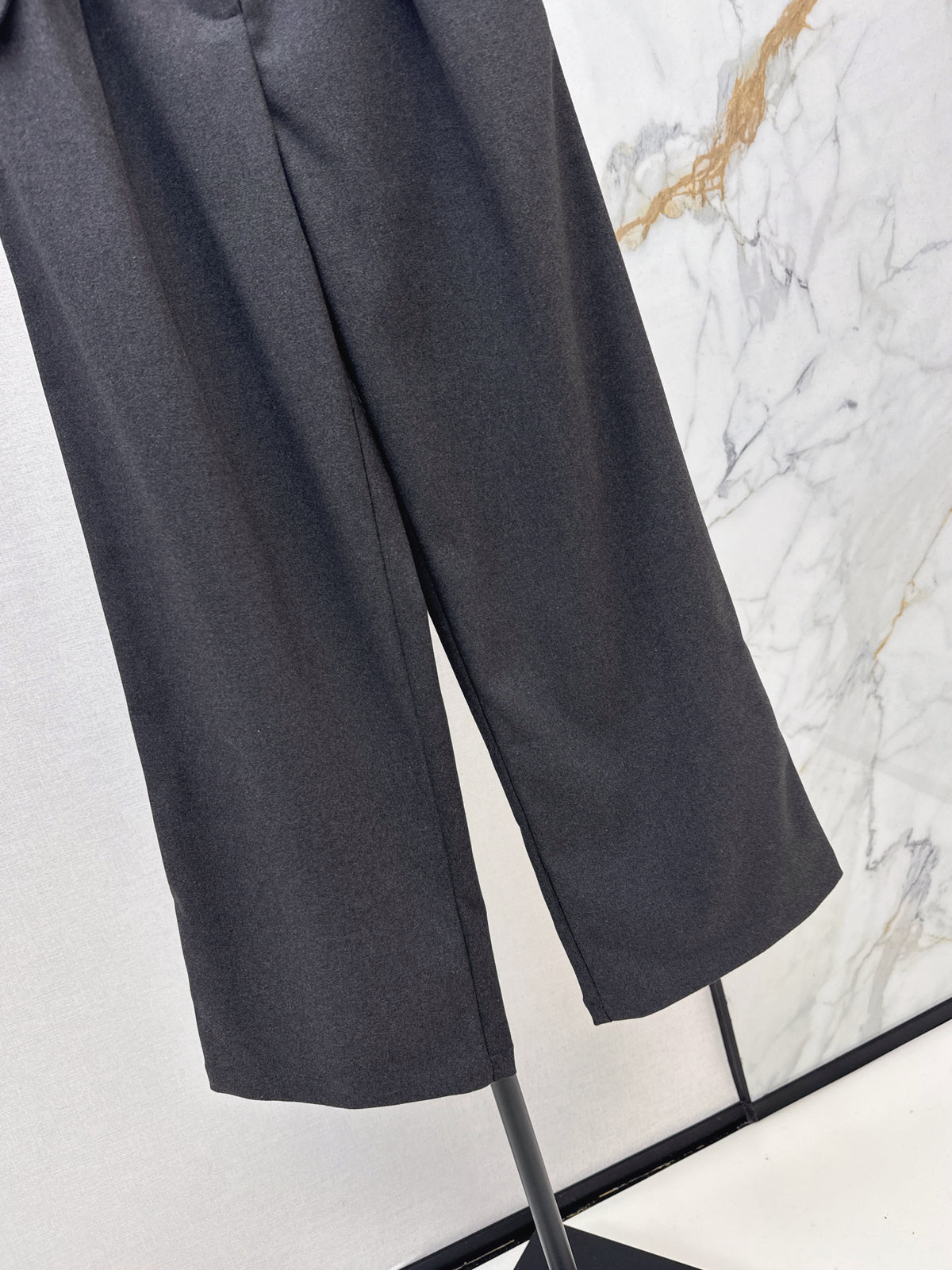 26FW New Straight-Leg Trousers with Dual Pocket Detailing 🩶🖤