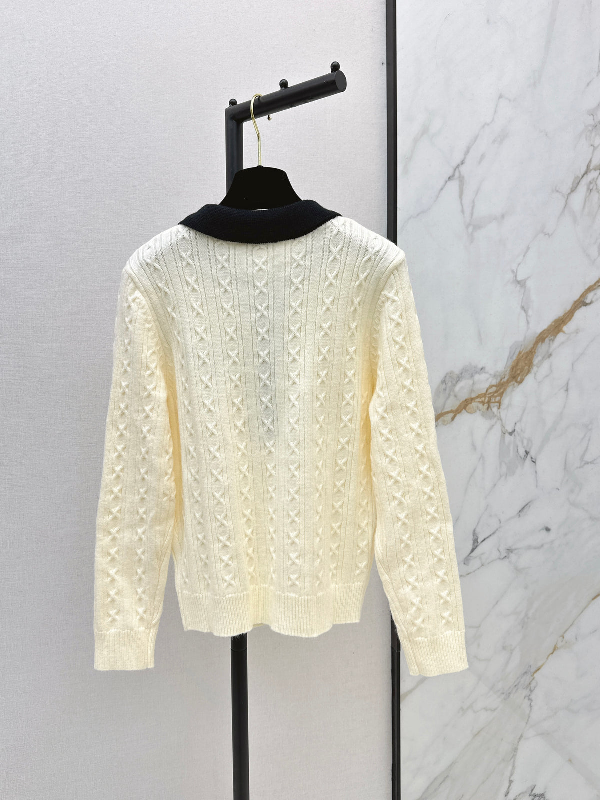 26FW New Collared Knit Top 🤍🖤