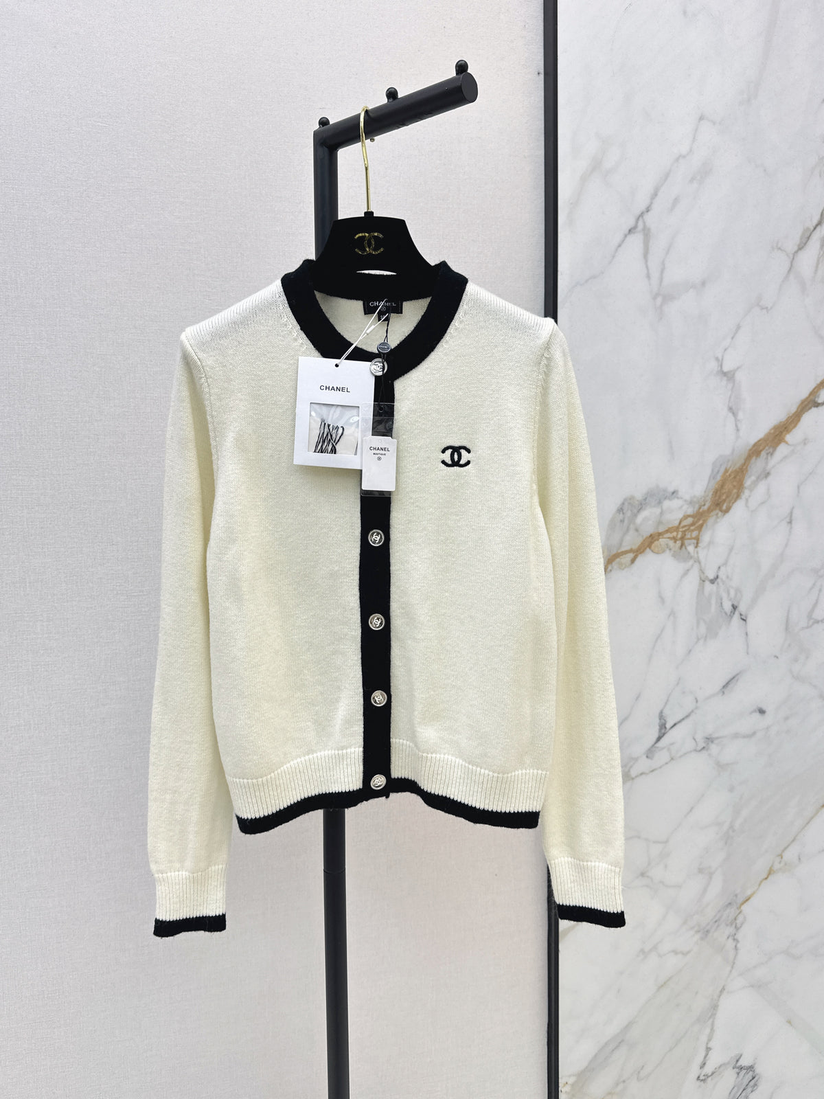 🎄Xmas🎄 26FW New Color-Block Trim Crew-Neck Cardigan 🤍❤️
