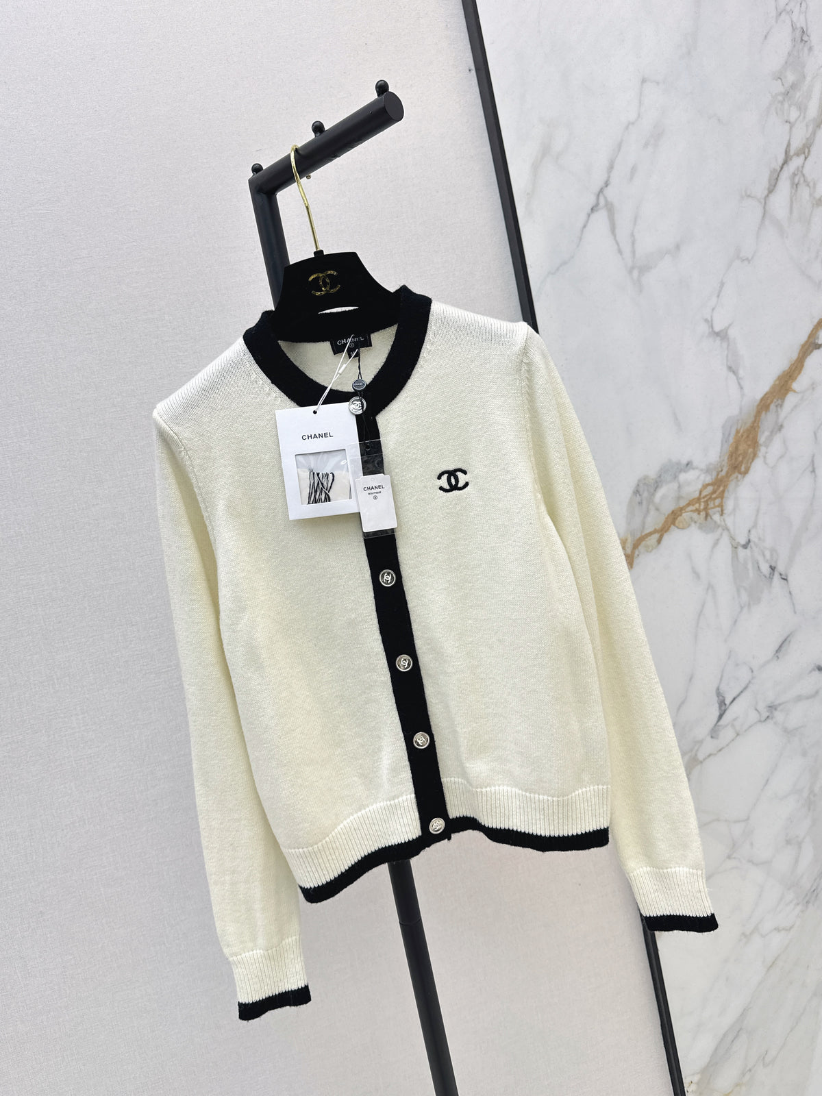 🎄Xmas🎄 26FW New Color-Block Trim Crew-Neck Cardigan 🤍❤️