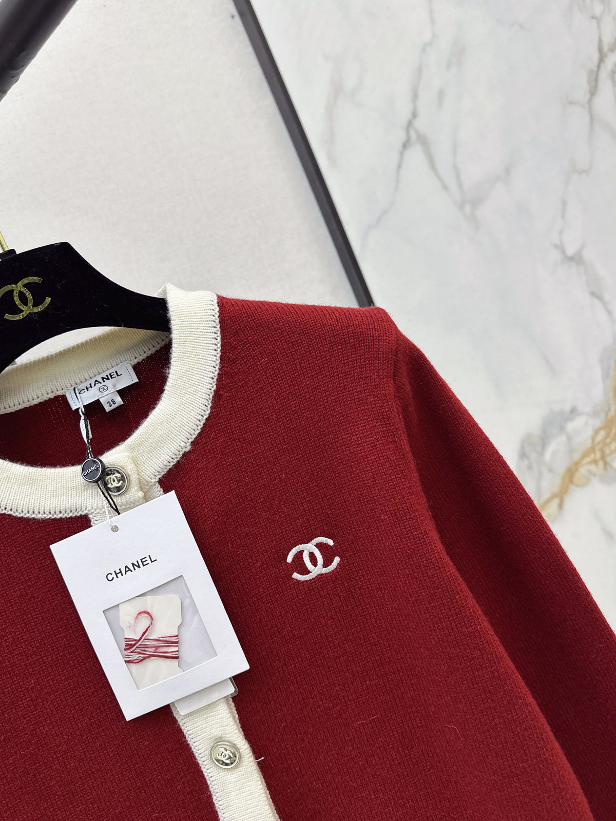 🎄Xmas🎄 26FW New Color-Block Trim Crew-Neck Cardigan 🤍❤️